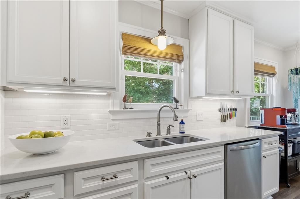 6008 Charlotte Street — photo 15