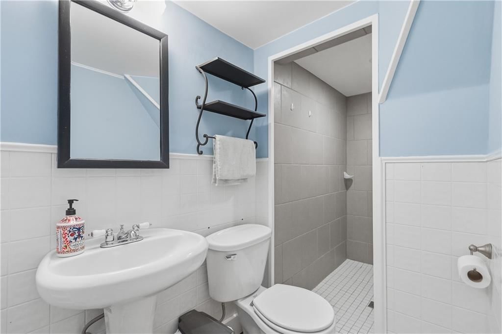 6008 Charlotte Street — photo 38