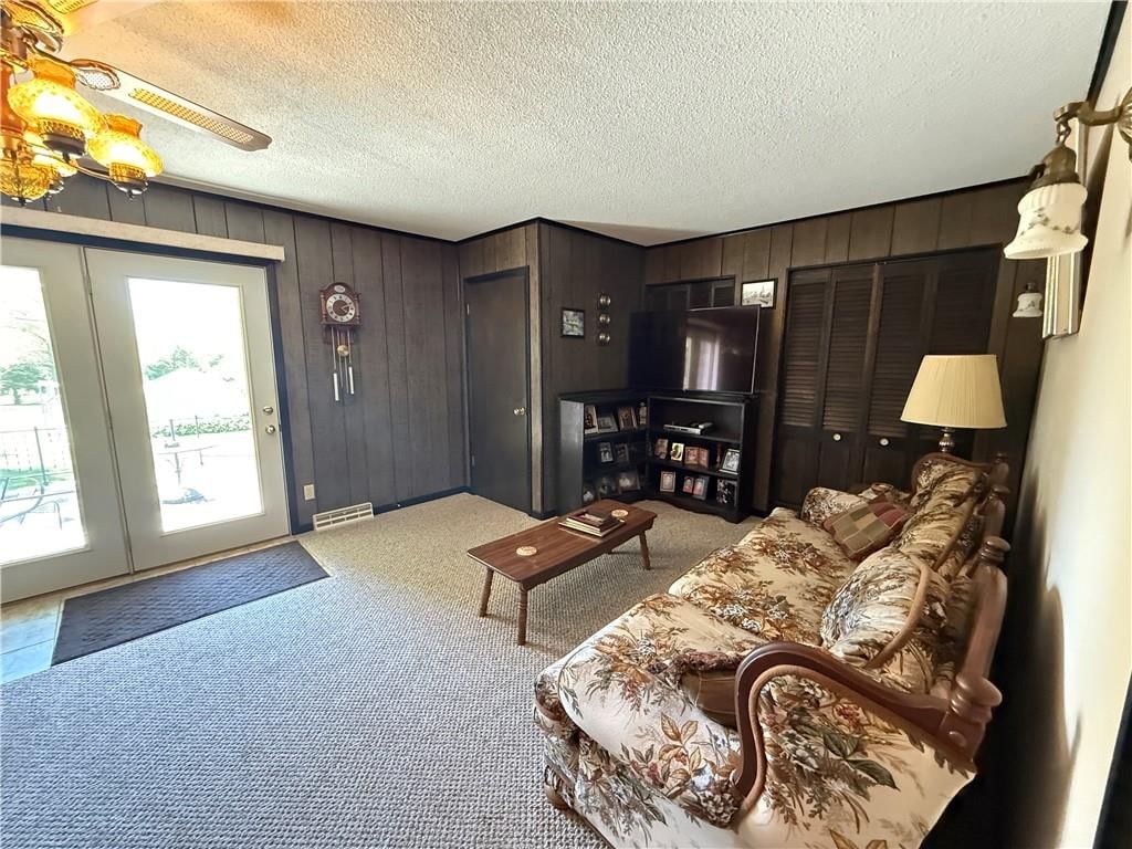 717 Iowa Street — photo 12