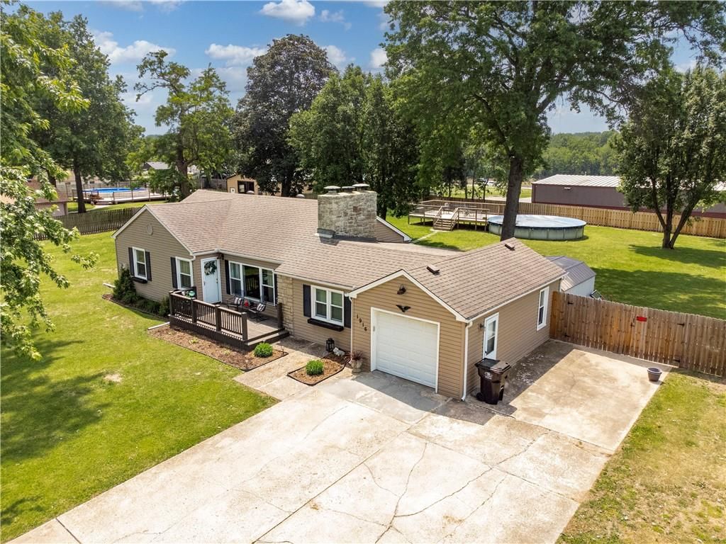 1916 James Downey Road — photo 6