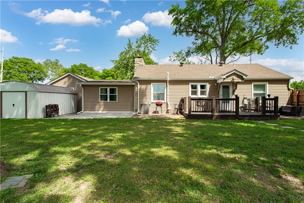 1916 James Downey Road — photo 11