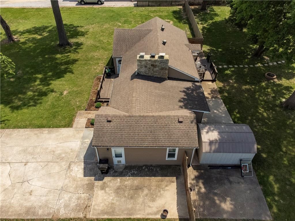 1916 James Downey Road — photo 40