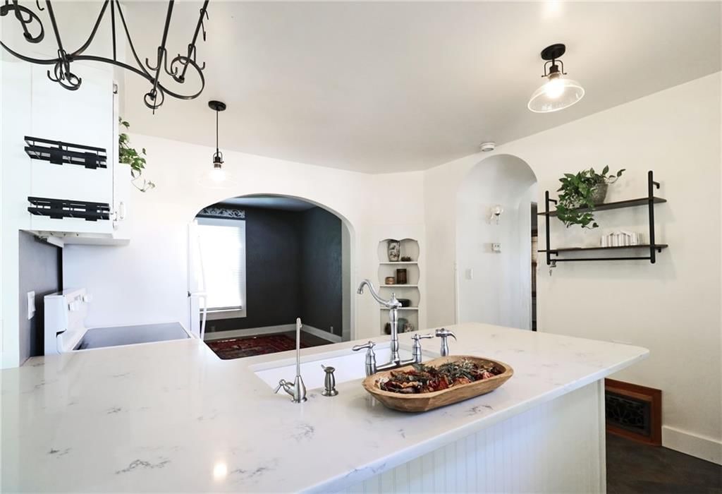301 W Washington Street — photo 10