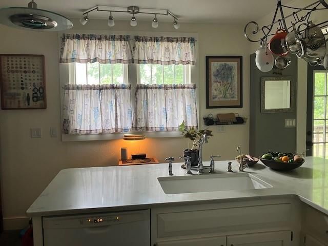 301 W Washington Street — photo 13