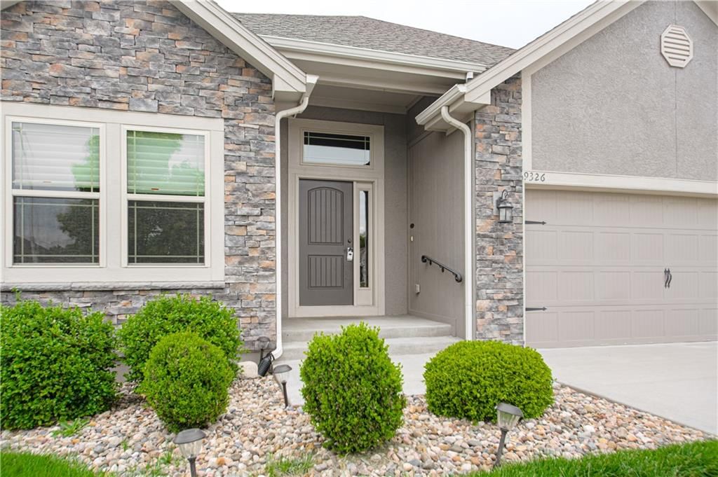 9326 N Ditzler Avenue — photo 3