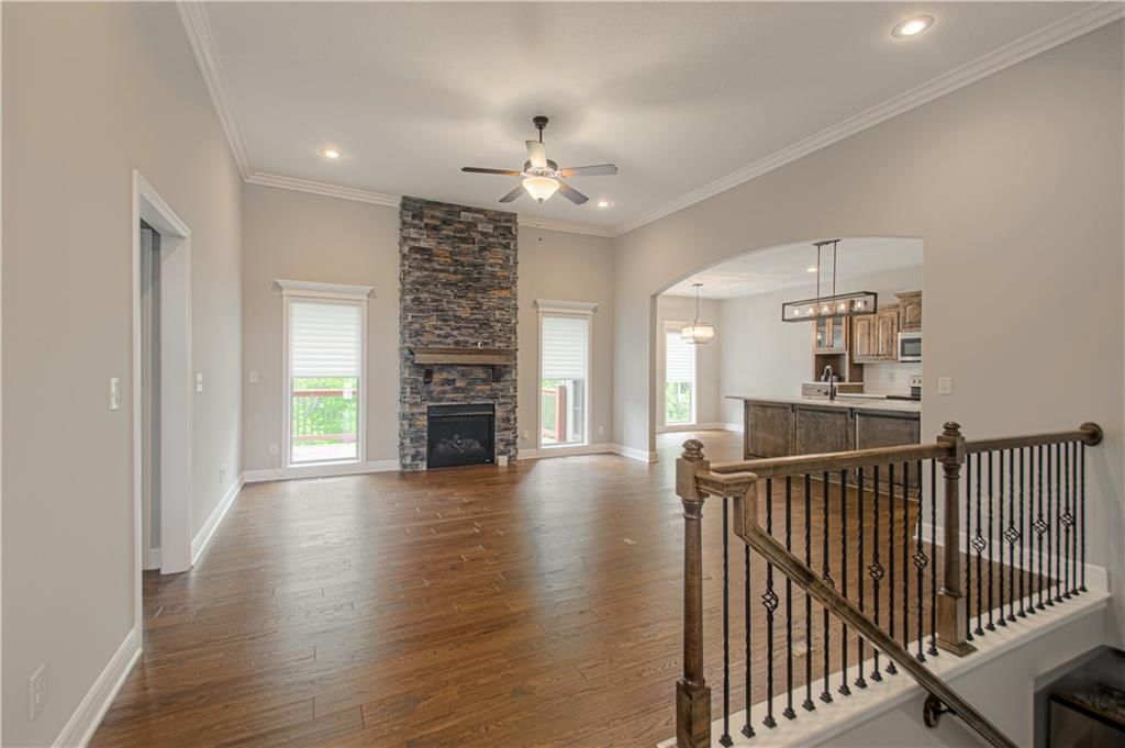 9326 N Ditzler Avenue — photo 5