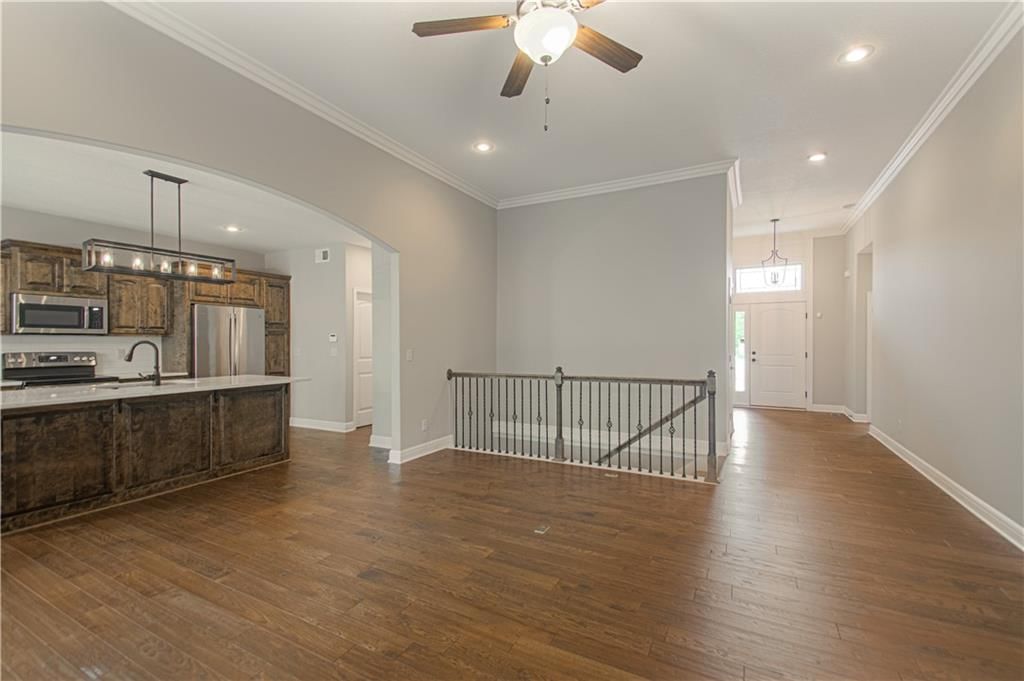 9326 N Ditzler Avenue — photo 8