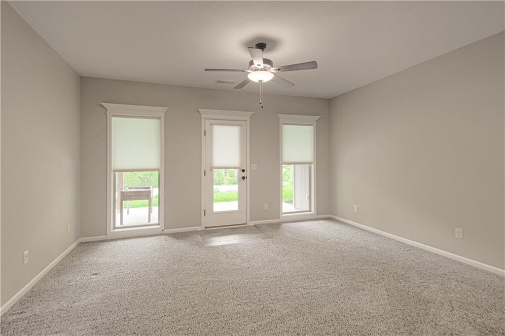 9326 N Ditzler Avenue — photo 25