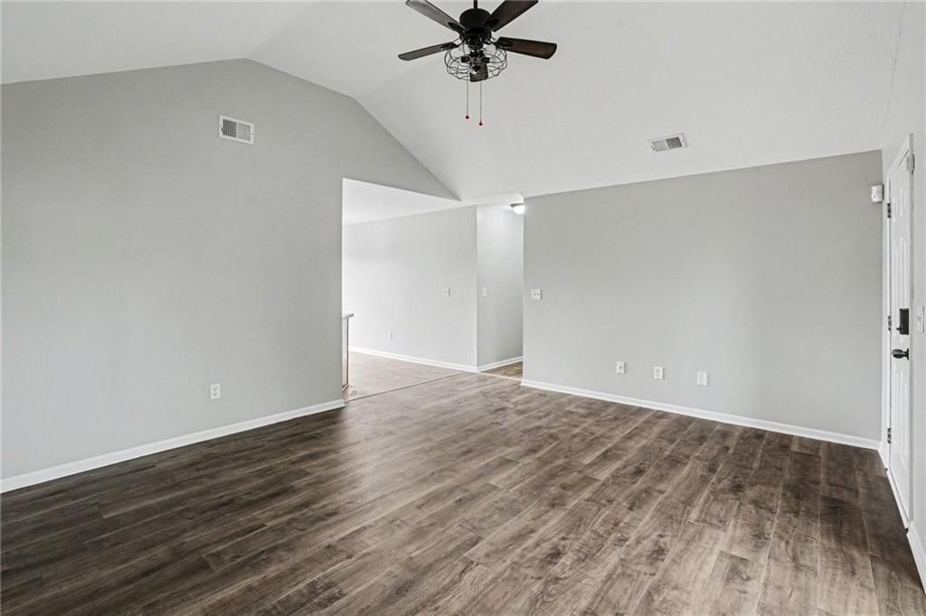 420 SW GRAYSTONE Drive — photo 4