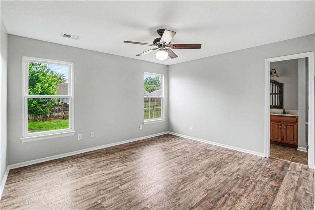 420 SW GRAYSTONE Drive — photo 7