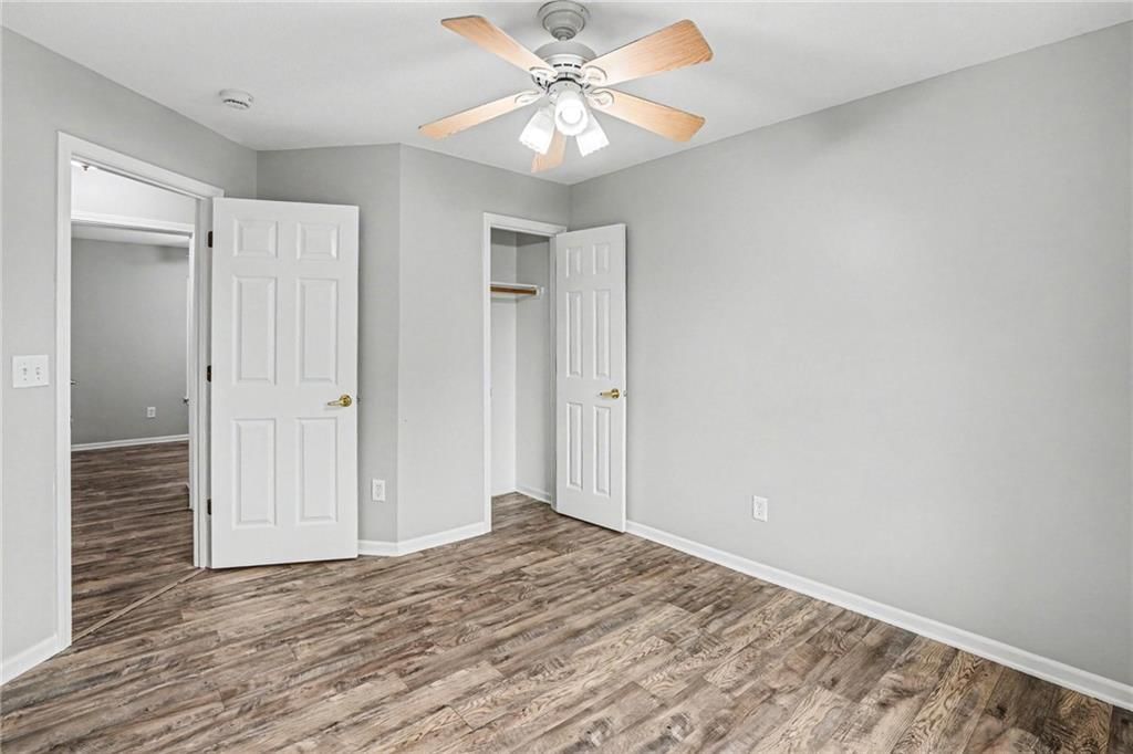 420 SW GRAYSTONE Drive — photo 10