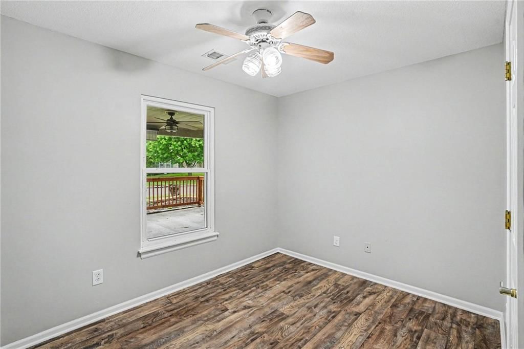420 SW GRAYSTONE Drive — photo 12