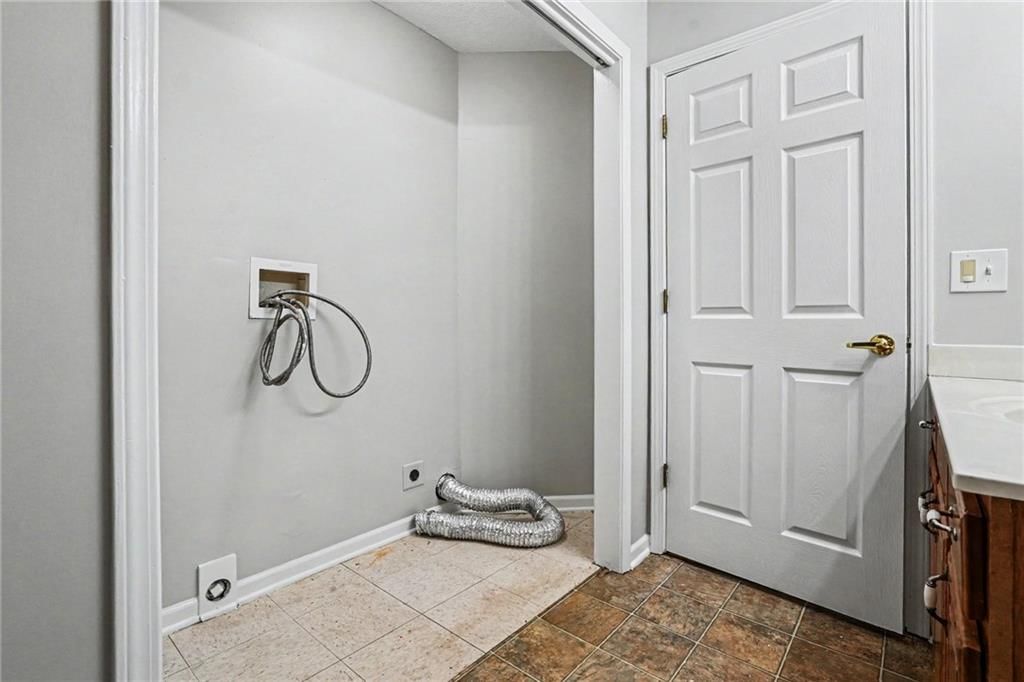 420 SW GRAYSTONE Drive — photo 13