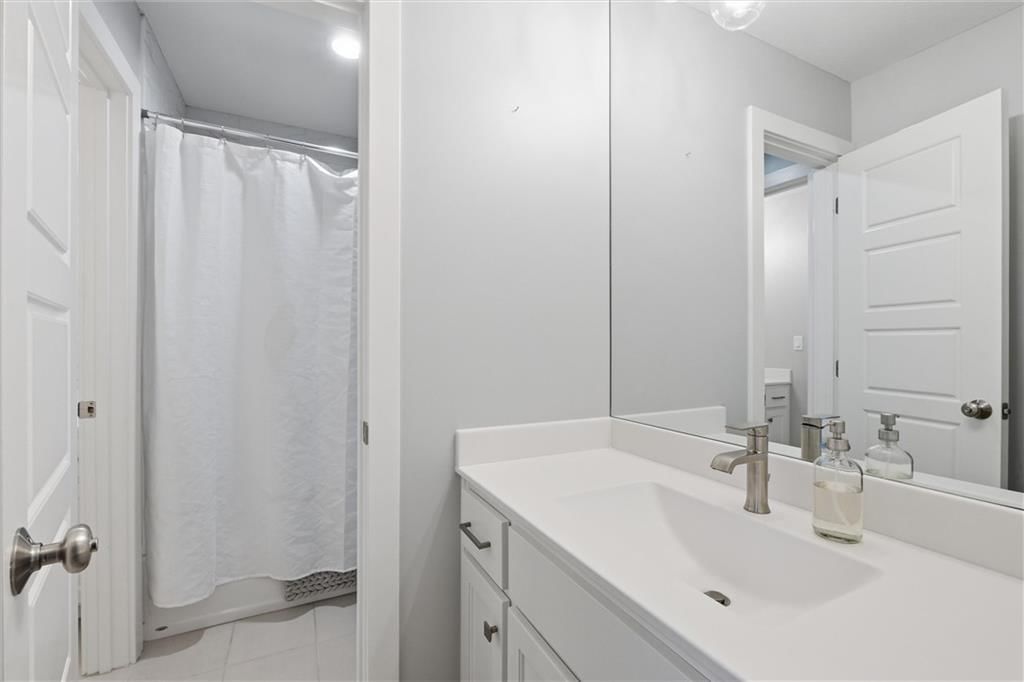 15845 Fontana Street — photo 29