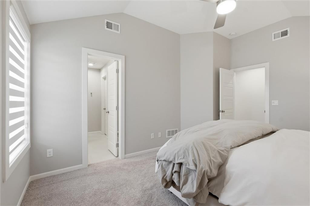 15845 Fontana Street — photo 33