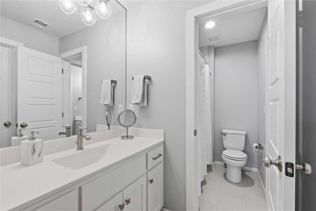 15845 Fontana Street — photo 34