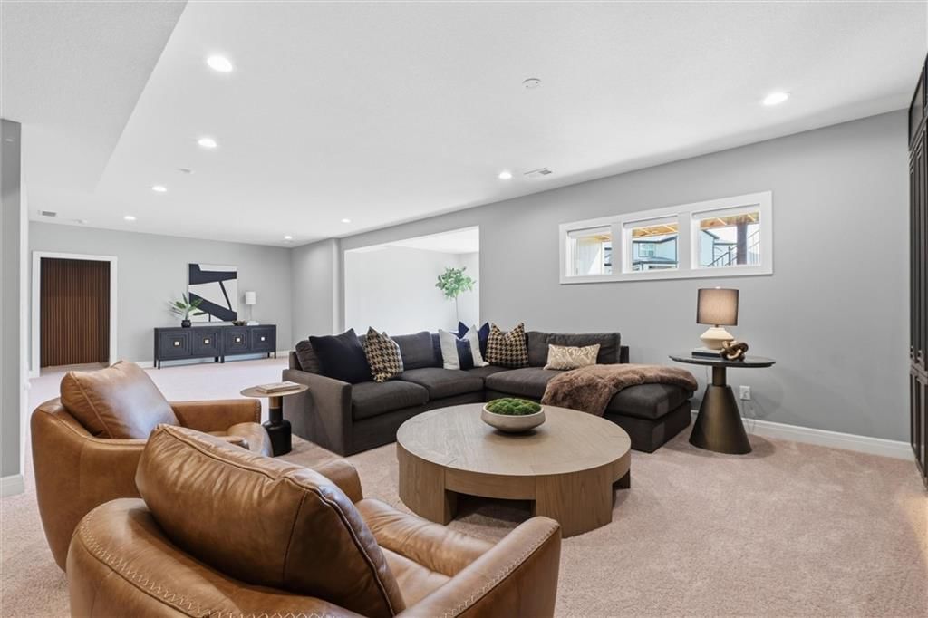 15845 Fontana Street — photo 35