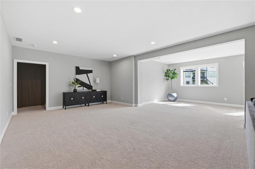 15845 Fontana Street — photo 39