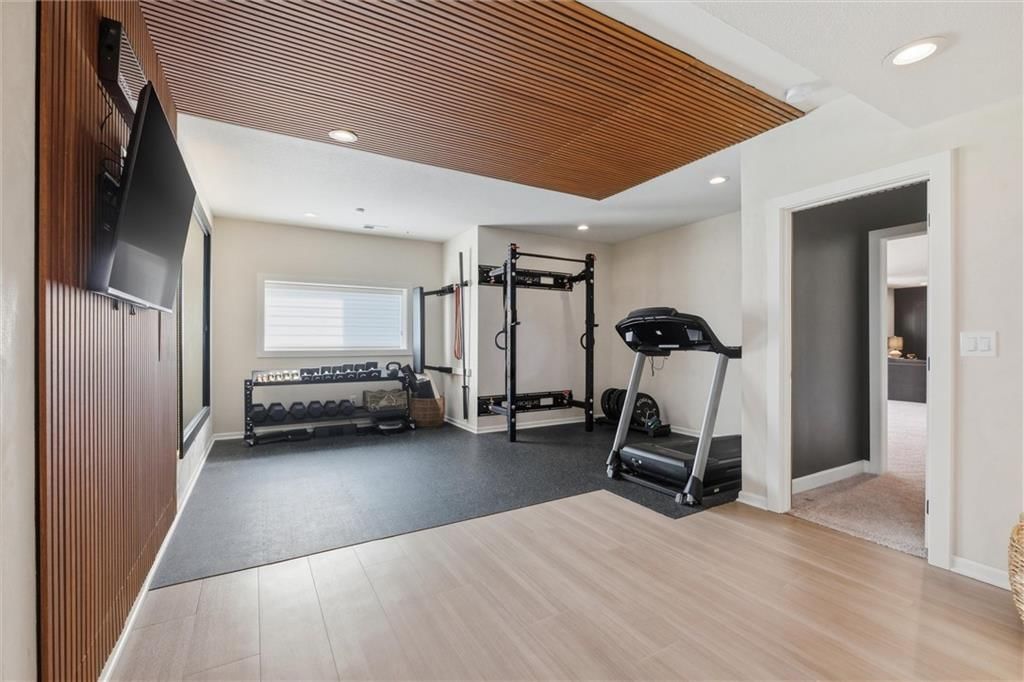 15845 Fontana Street — photo 40