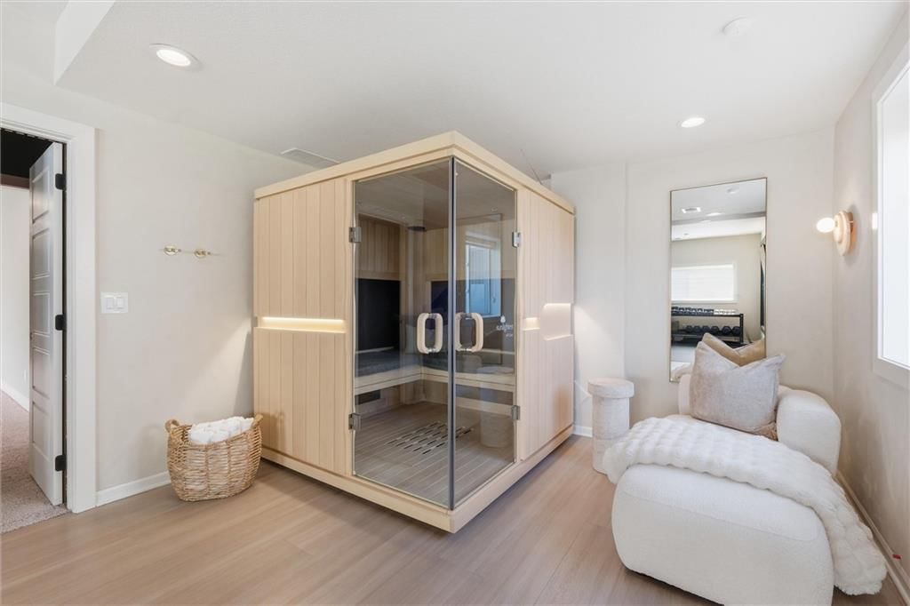 15845 Fontana Street — photo 43