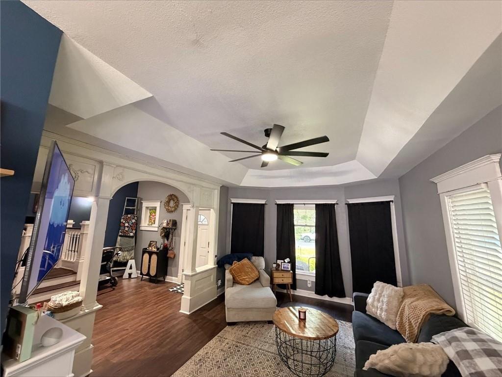 605 W Kansas Street — photo 8