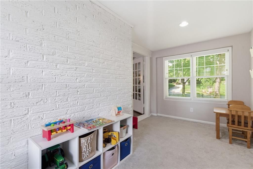 301 E 68 Terrace — photo 18