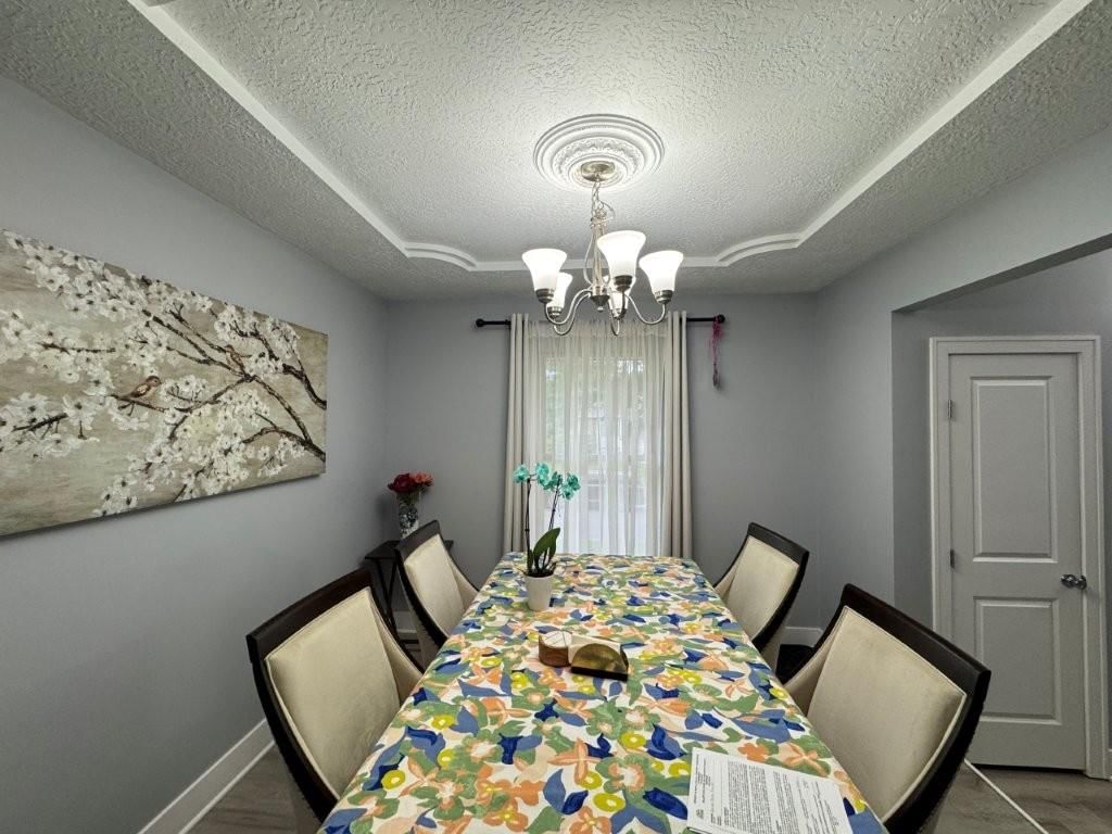 521 NW Chateau Drive — photo 5