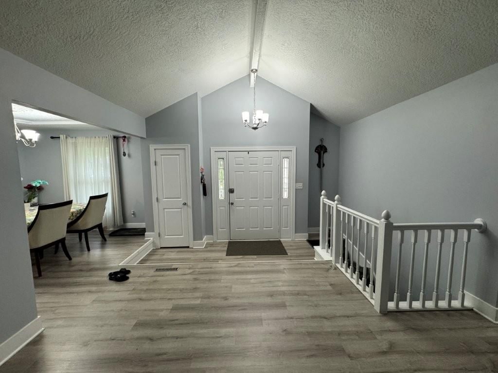 521 NW Chateau Drive — photo 7