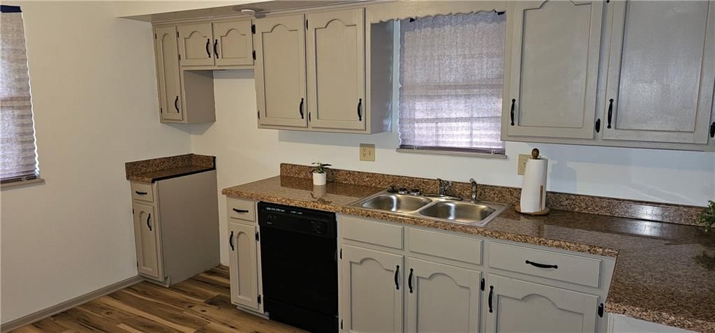 1104 SW MIC-O-SAY Drive — photo 6