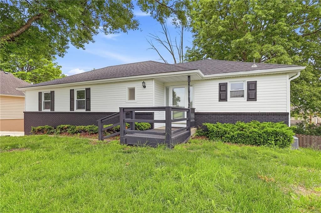 1725 S Kiowa Drive — photo 2