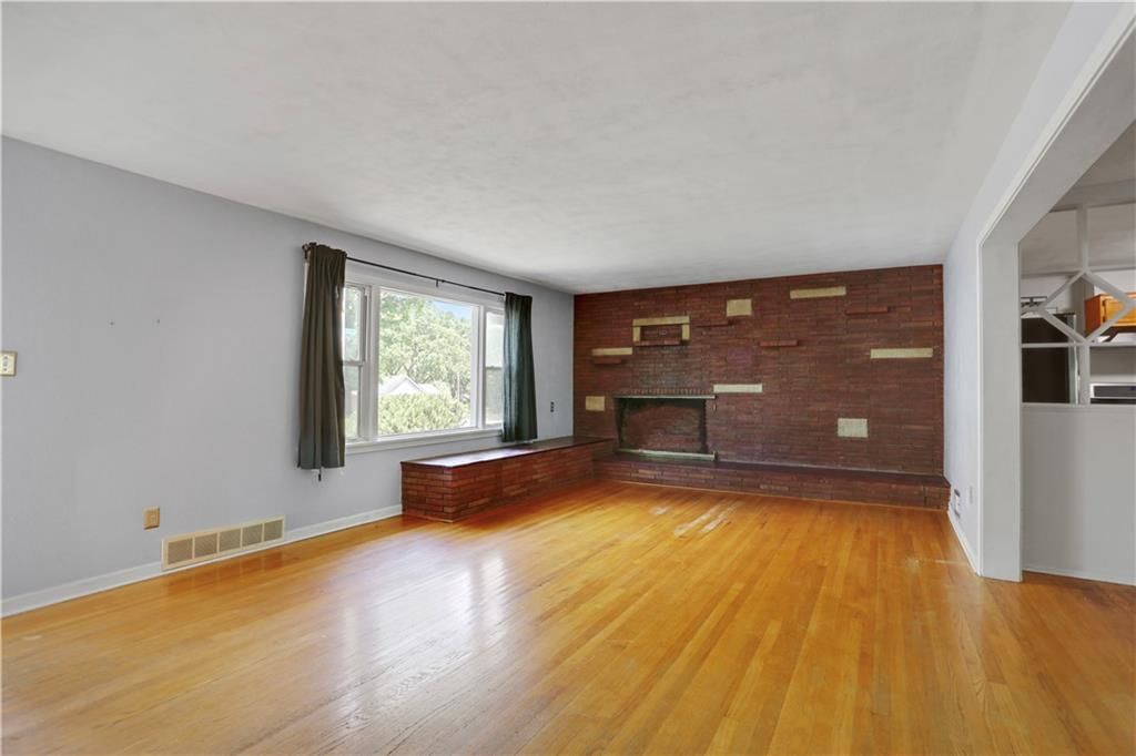 2315 NE 37th Terrace — photo 3