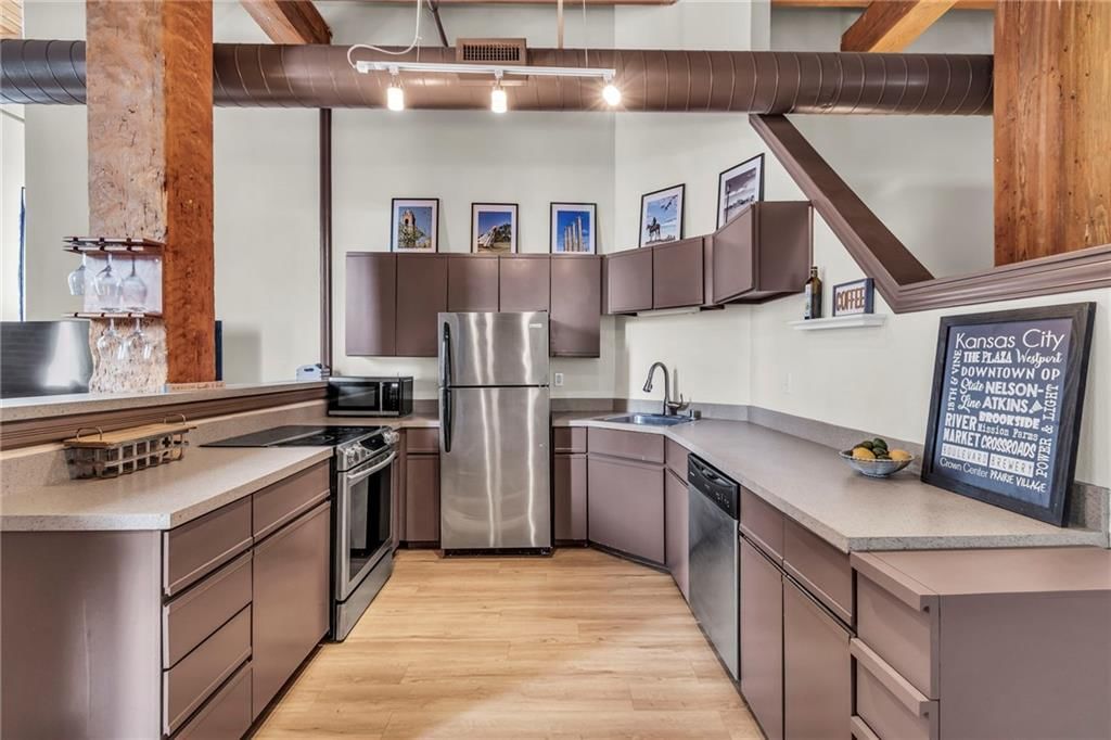 308 W 8th Street — photo 9