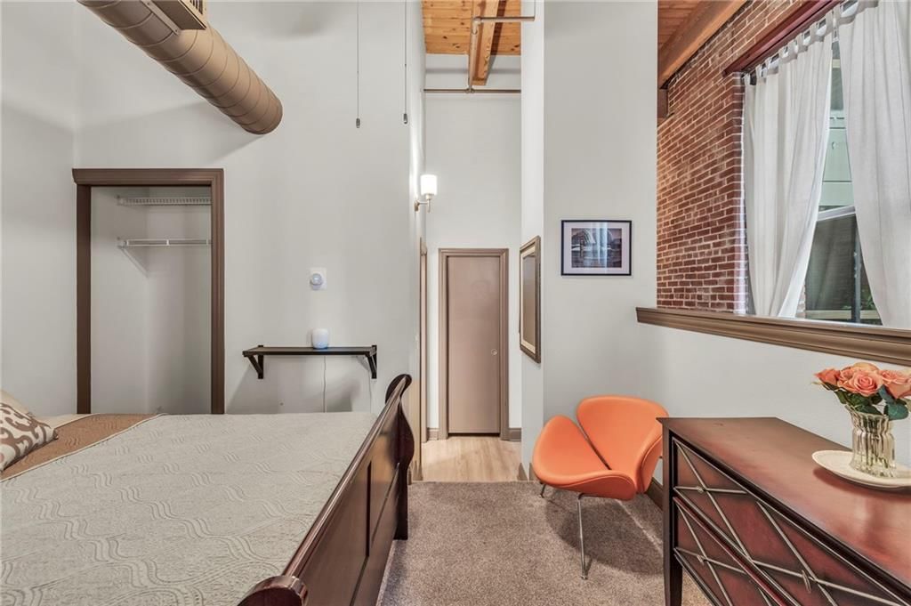 308 W 8th Street — photo 12
