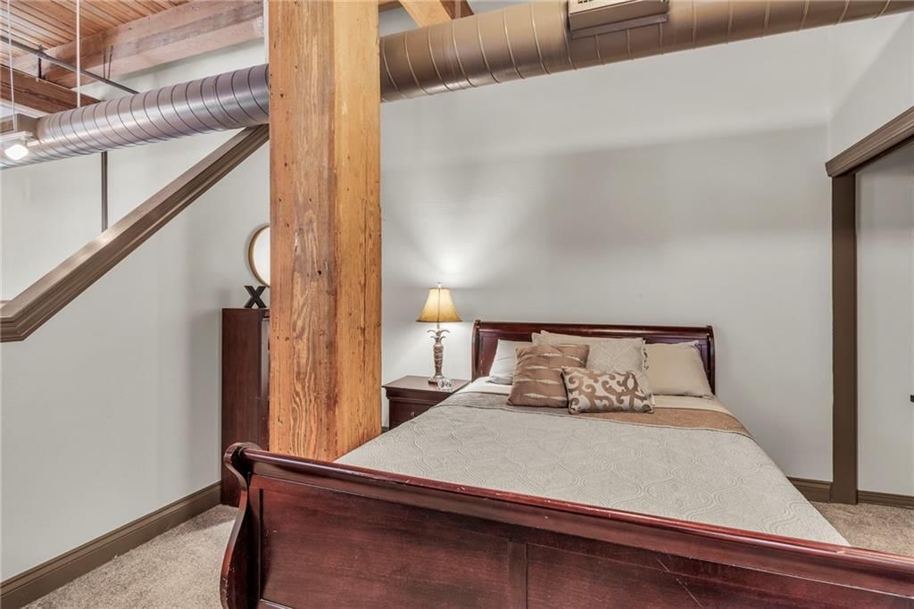 308 W 8th Street — photo 15