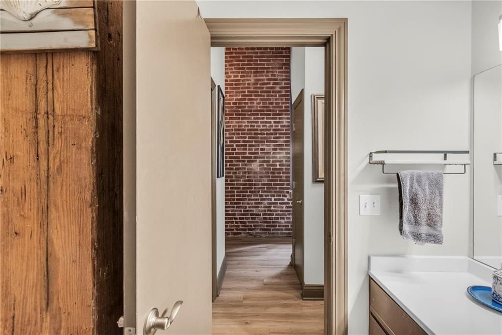 308 W 8th Street — photo 18