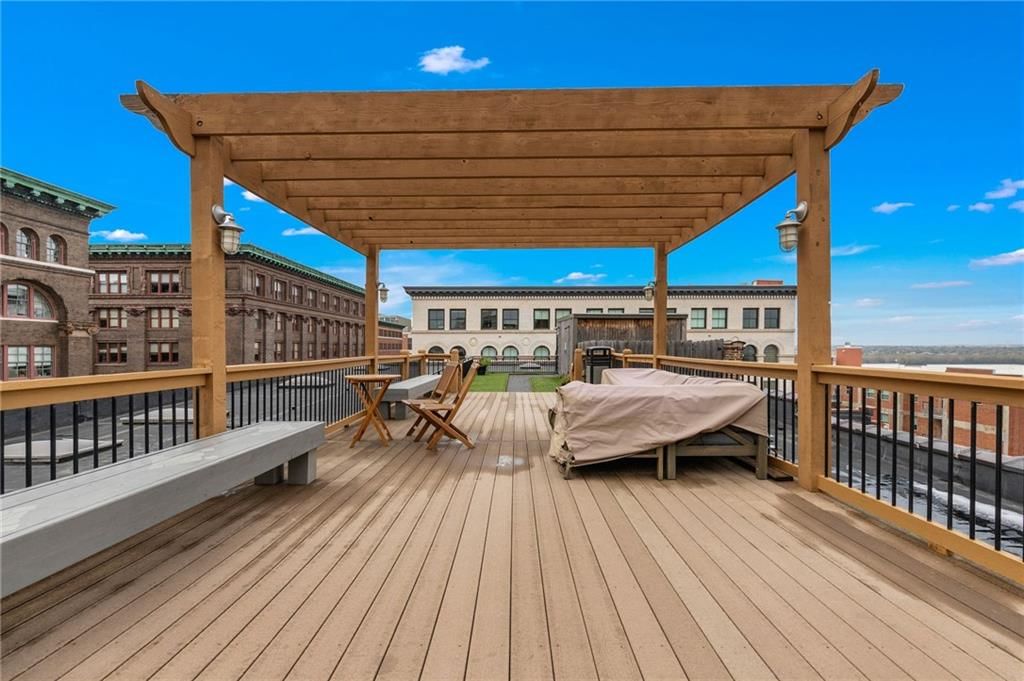 308 W 8th Street — photo 32