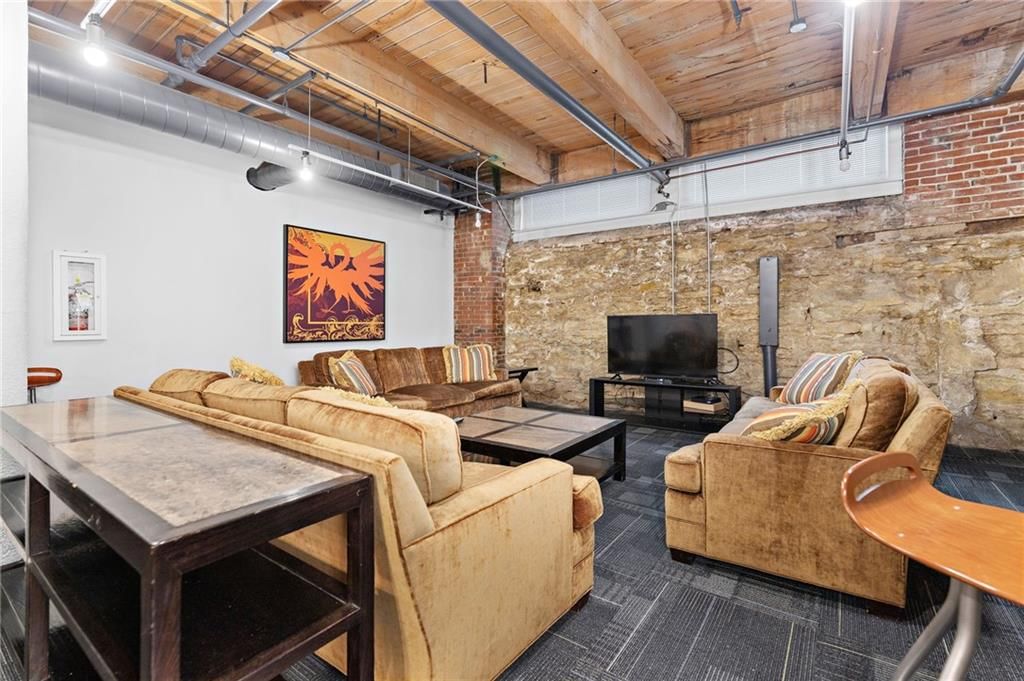 308 W 8th Street — photo 37