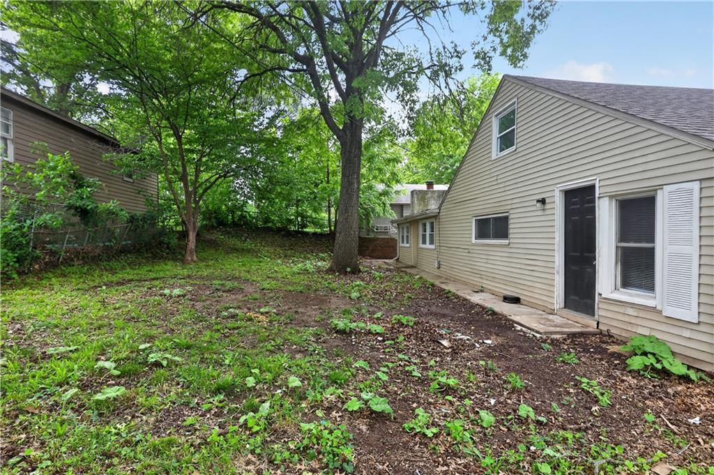 701 W Jones Street — photo 8