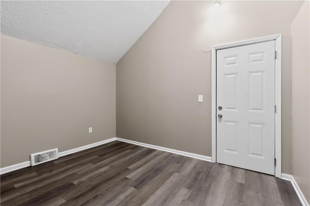701 W Jones Street — photo 10