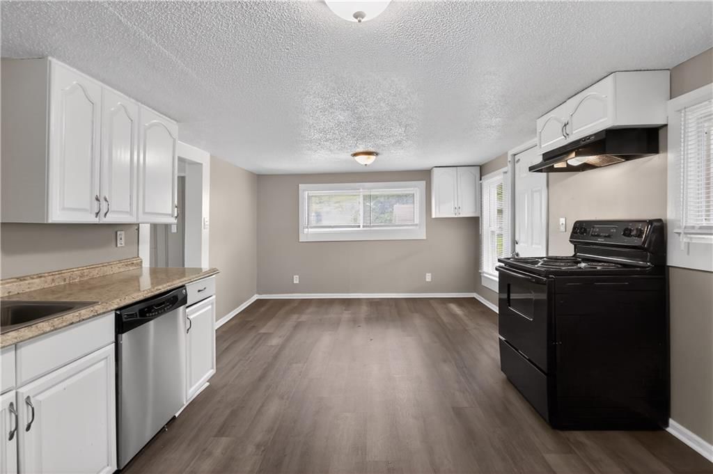 701 W Jones Street — photo 17