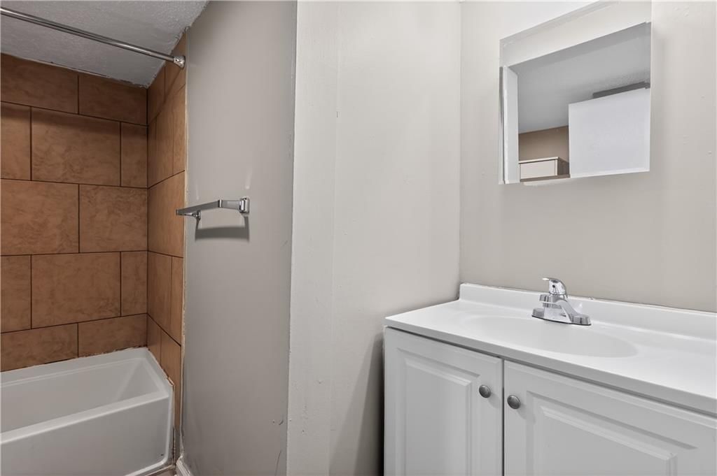 701 W Jones Street — photo 26