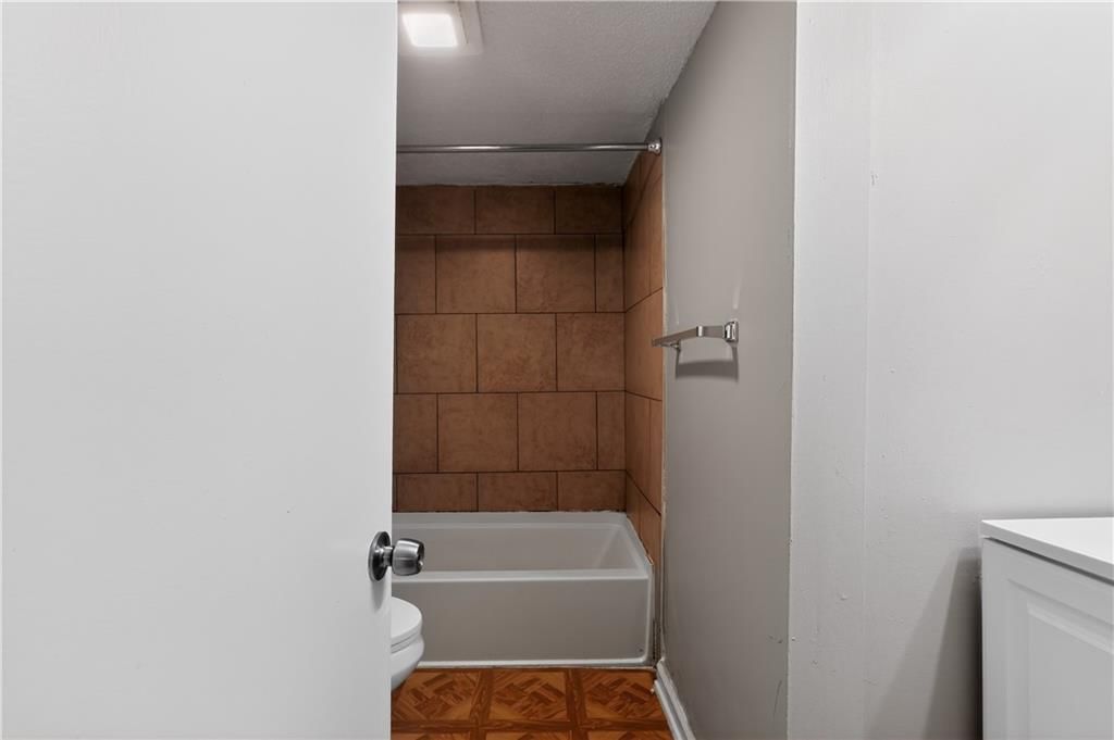 701 W Jones Street — photo 28