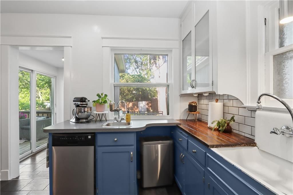 4208 Charlotte Street — photo 14