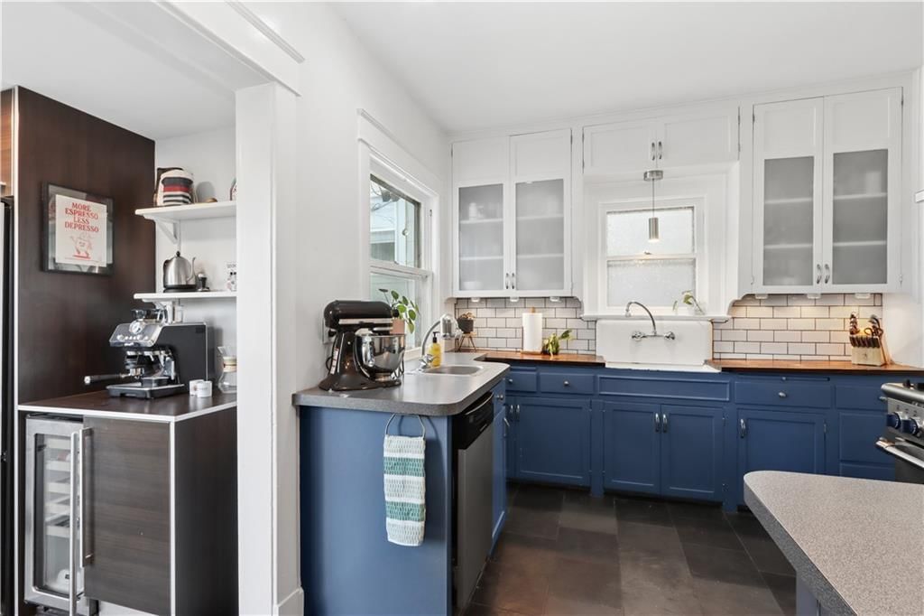 4208 Charlotte Street — photo 16