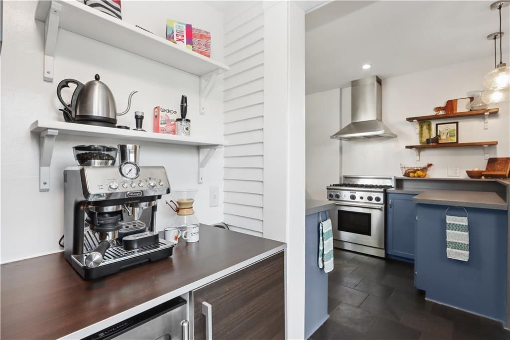4208 Charlotte Street — photo 17