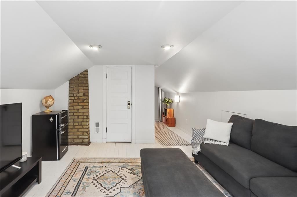 4208 Charlotte Street — photo 23