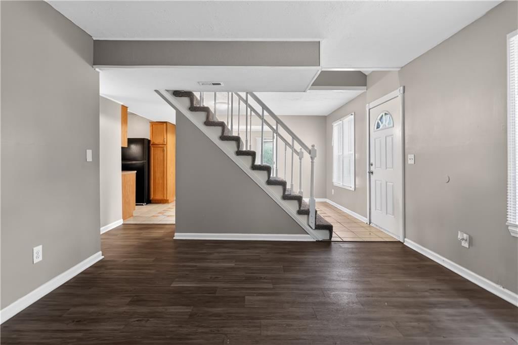 206 W Lawrence Street — photo 7