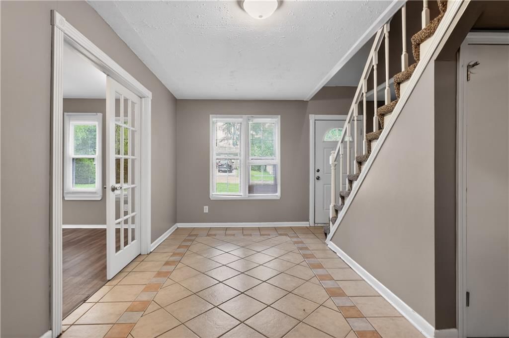 206 W Lawrence Street — photo 8