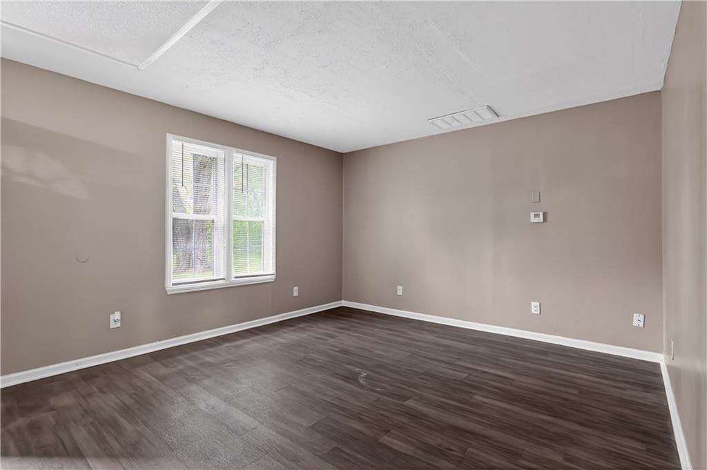 206 W Lawrence Street — photo 9