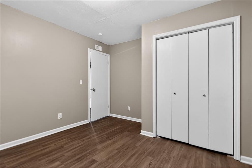 206 W Lawrence Street — photo 22